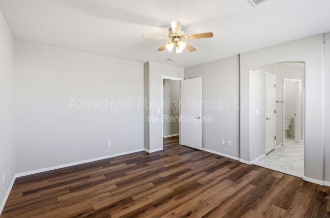 Building Photo - 3722 N 105th Dr