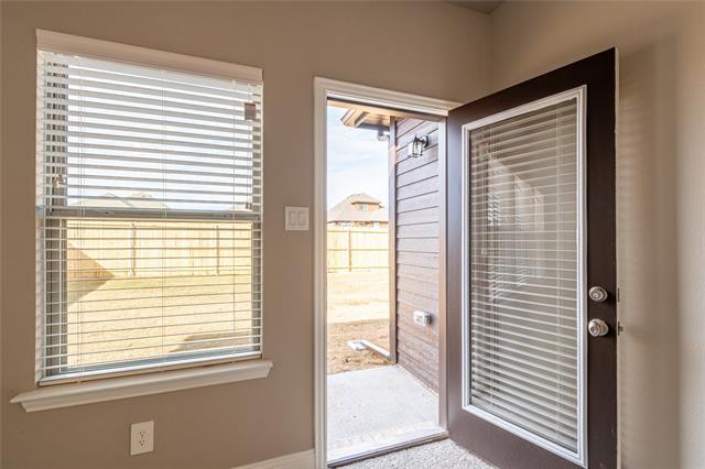 Building Photo - 604 Sycamore Dr