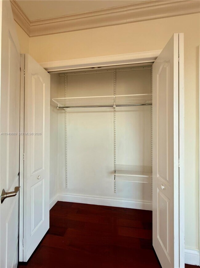 Building Photo - 2501 SW 37th Ave