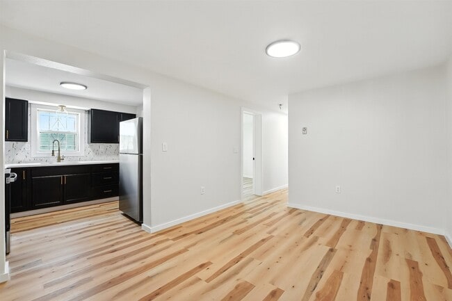 Building Photo - 338-340-340 Halladay St