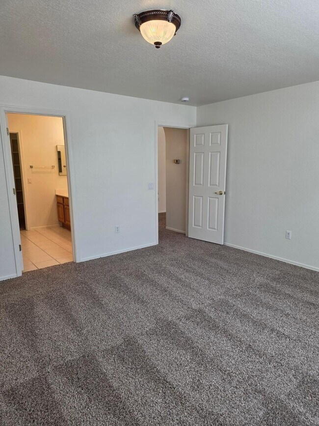 Building Photo - 627 S Azure Dr