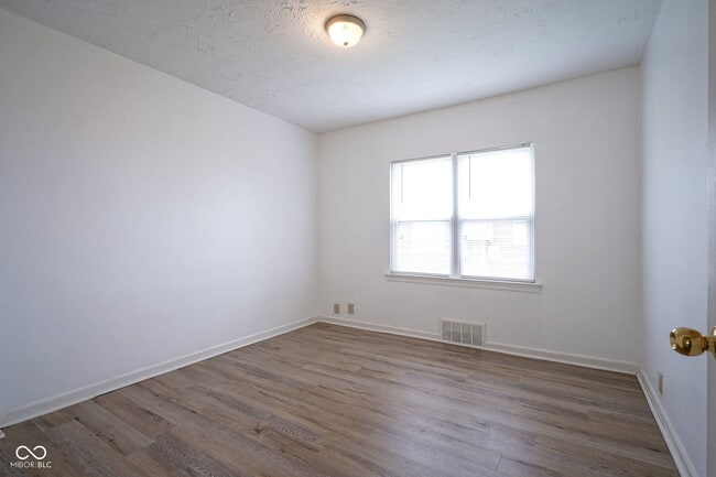 Building Photo - 5159 E 16th St