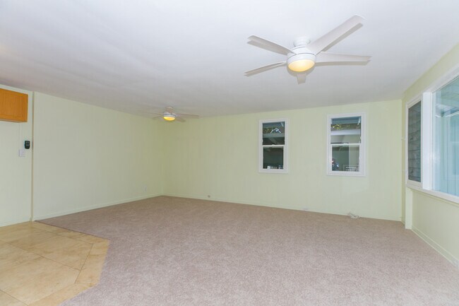 Building Photo - 828 Oneawa St