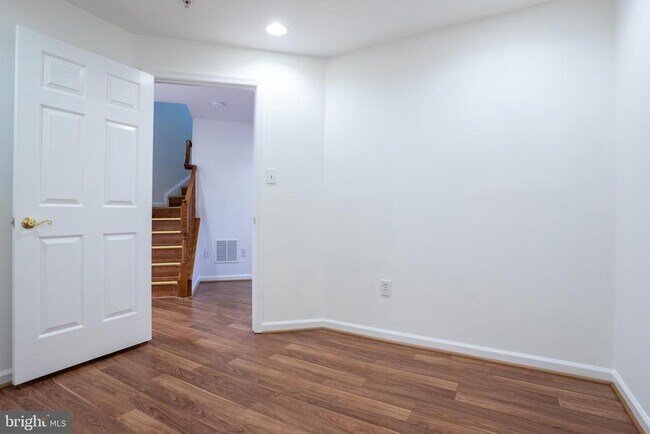 Building Photo - 9314 Penrose St