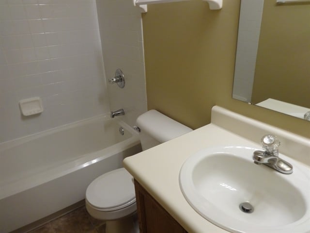 Building Photo - 15 Glengary Dr