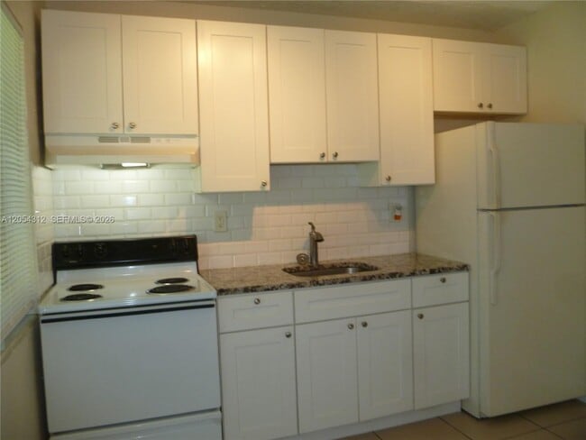 Building Photo - 428 NW 21st Terrace