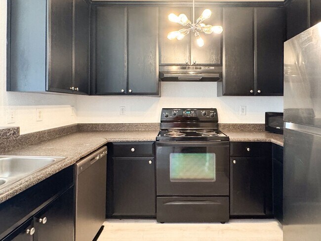 Building Photo - The Grande Downtown - Spacious 1/1 in the heart of Downtown Orlando!