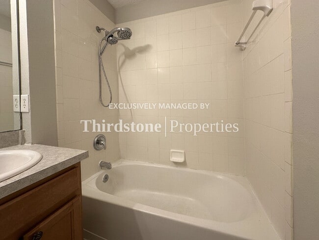 Building Photo - 1036 N Black Cherry Dr