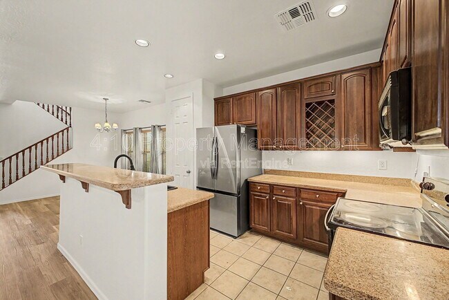 Building Photo - 6355 W Sophie Ln