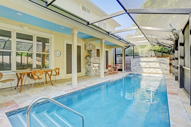 Building Photo - 2629 University Blvd