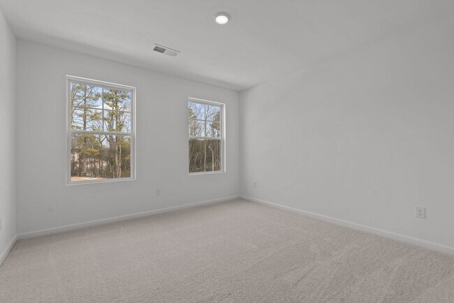 Building Photo - 4 Bedroom/3 Bath Sanford