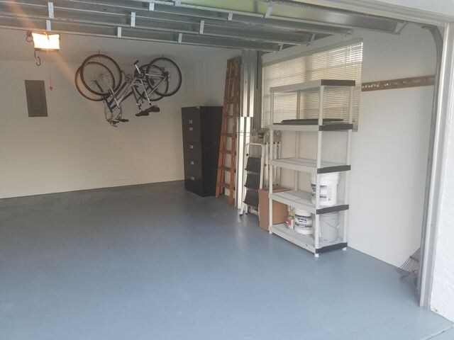 Building Photo - 181 NE Wavecrest Way