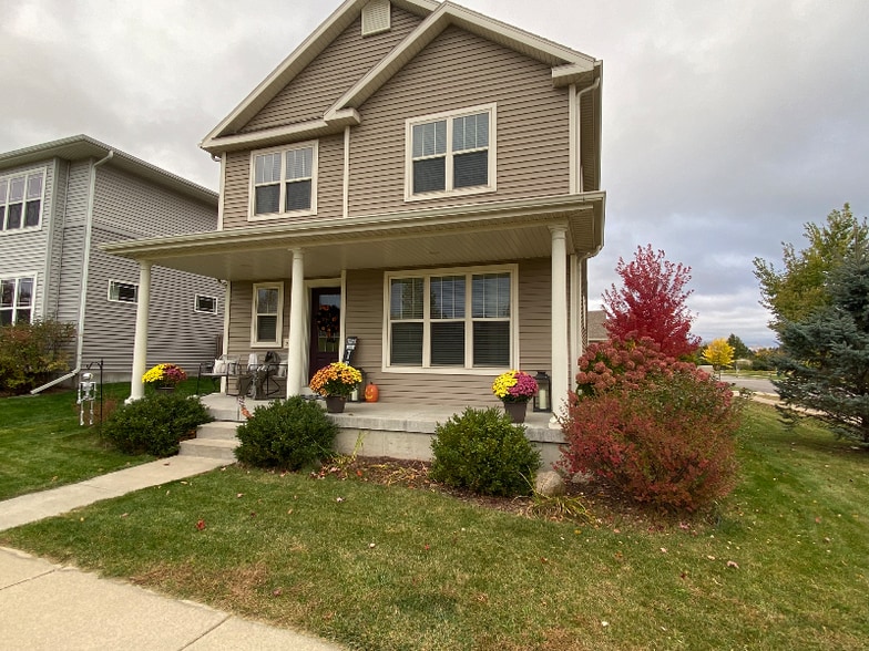 Building Photo - 204 Sugar Maple Ln