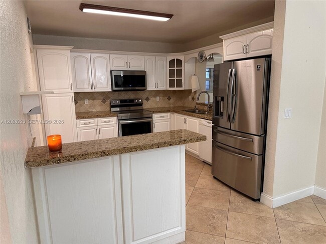 Building Photo - 7050 SW 5th Ct