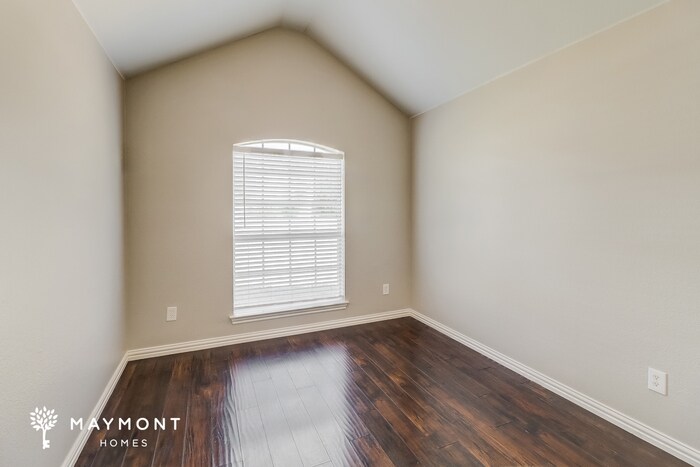 Building Photo - 911 Walters Dr