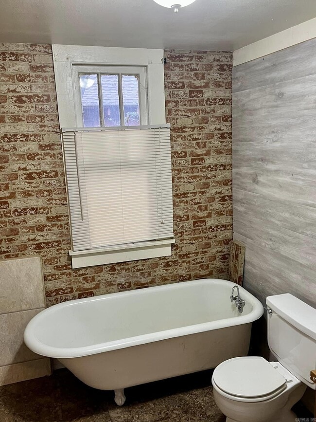 Building Photo - 4101 W 21st St