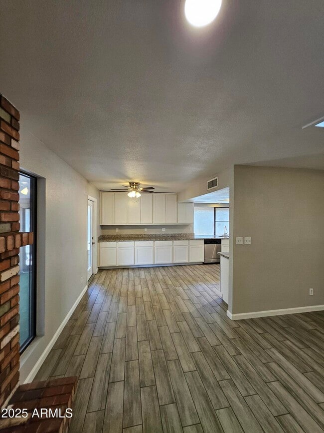 Building Photo - 2420 W Kiowa Ave