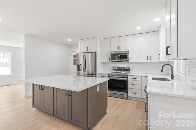 Building Photo - 1315 Vickie Ln