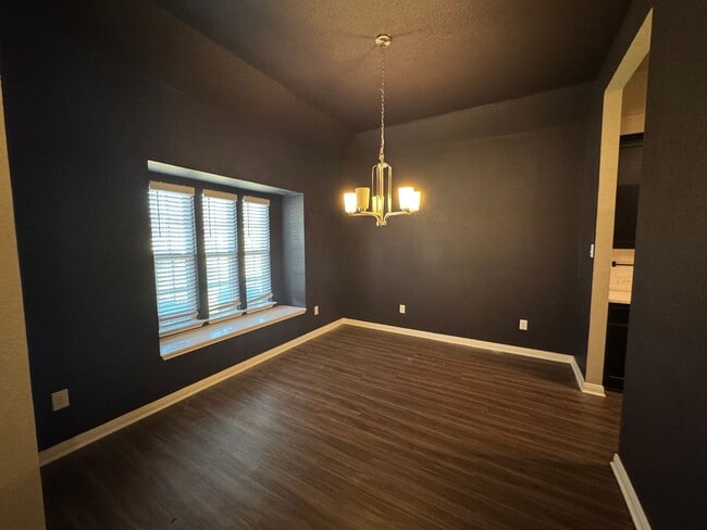 Building Photo - 3012 Samson Dr