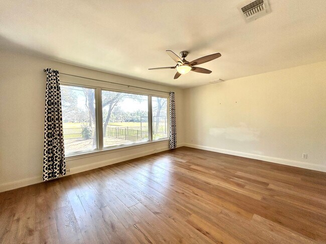 Building Photo - 9108 Balcones Club Dr