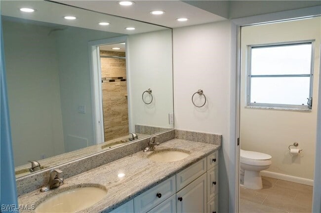 Building Photo - 5654 Eichen Cir