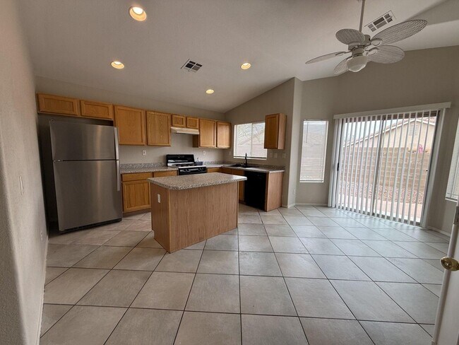 Building Photo - 4892 Perrone Ave