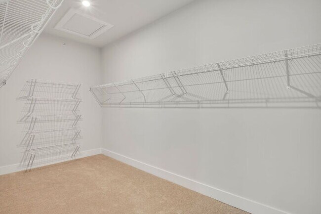 Building Photo - For Rent: Spacious 3-Bedroom Condo in the Heart of Richmond