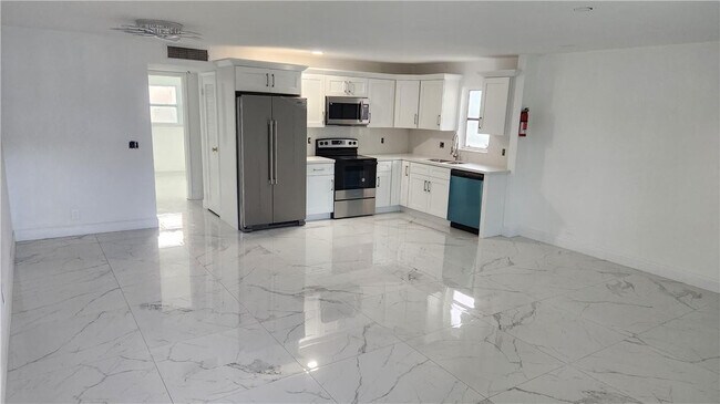 Building Photo - 4160 NW 21st St