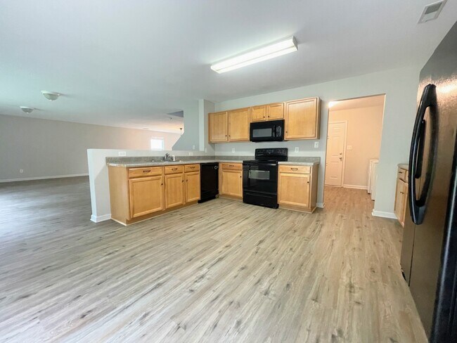 Building Photo - 30003 Westfield Dr