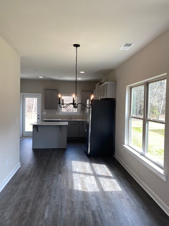 Building Photo - 130 Ridgeview Cir
