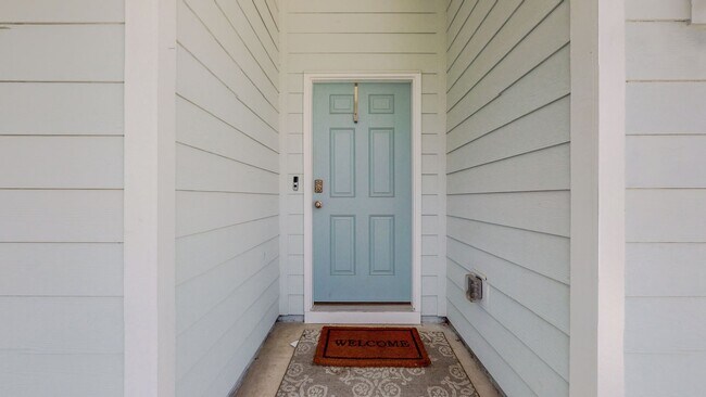 Building Photo - Coming Soon! 4 bed 2 bath home located in Hammock Bay!