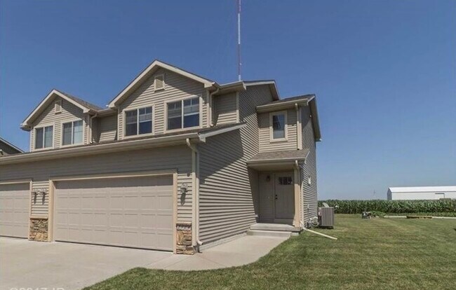 Building Photo - 2909 SE Keystone Dr