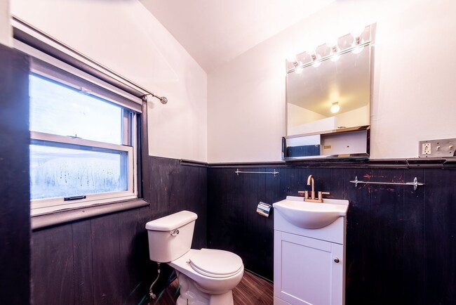 Building Photo - Available August 2026 - 2 Bedroom Home w/ LOADS of Character & Central AC Throughout!