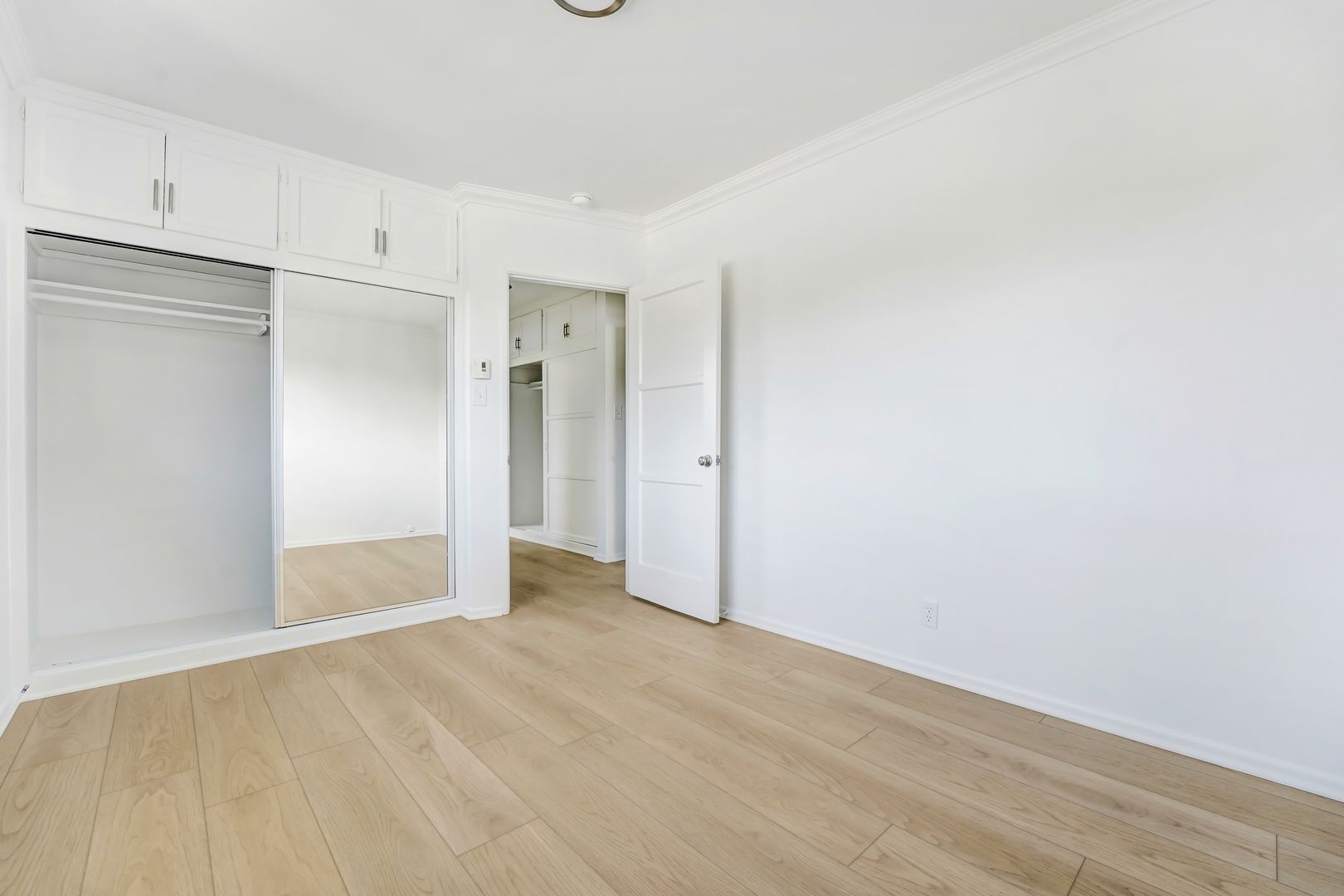 Building Photo - 3144-3152 S. Barrington Ave in Mar Vista - Has a Pool!