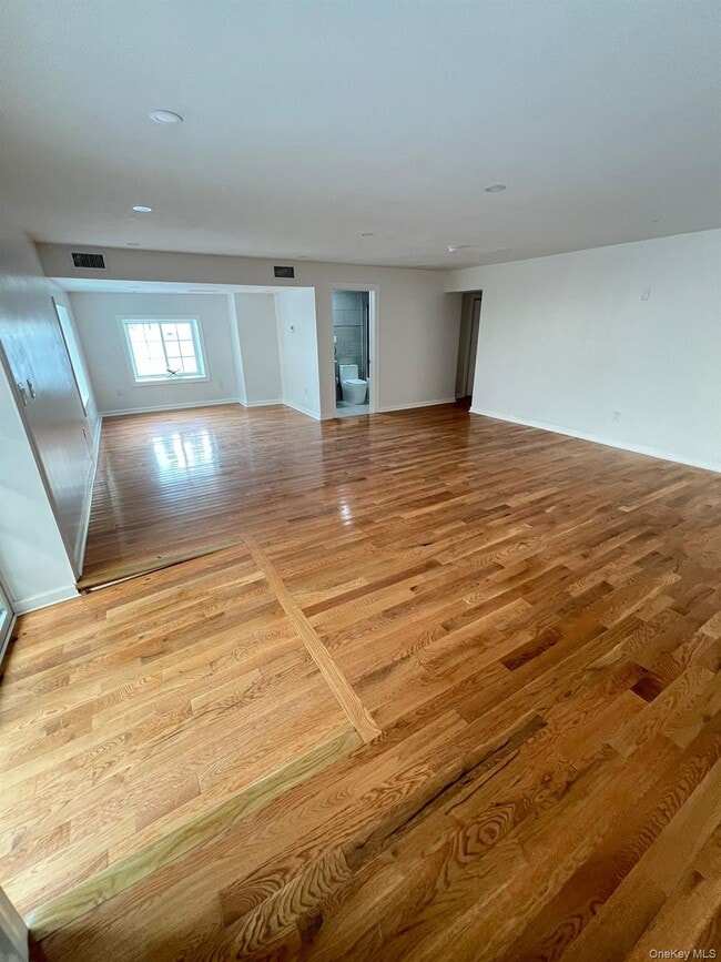 Building Photo - 50 Vineyard Ave