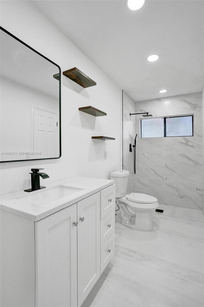 Building Photo - 1818 Adventure Pl