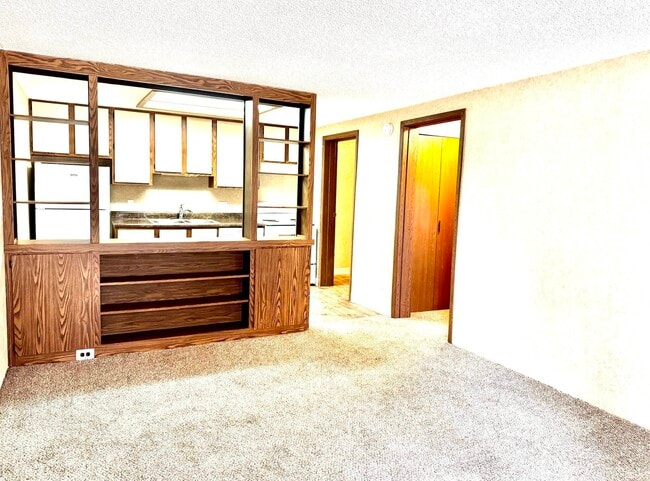 Building Photo - 2302 S Brandon Ct