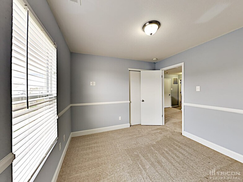 Building Photo - 3935 Kellybrook Dr