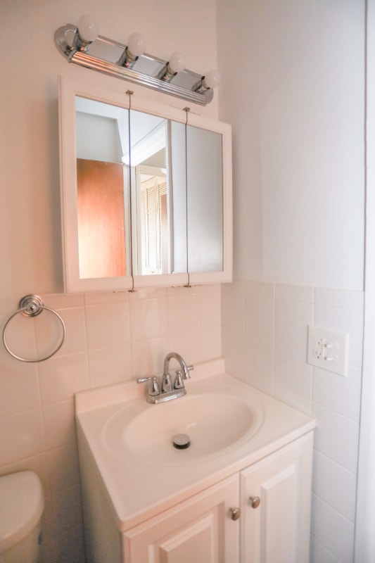 Building Photo - 2828 N Cambridge Ave