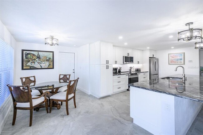 Building Photo - 149 Crescent Dr