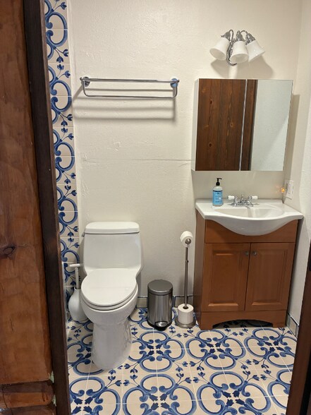 Building Photo - 723 Agua Fria St