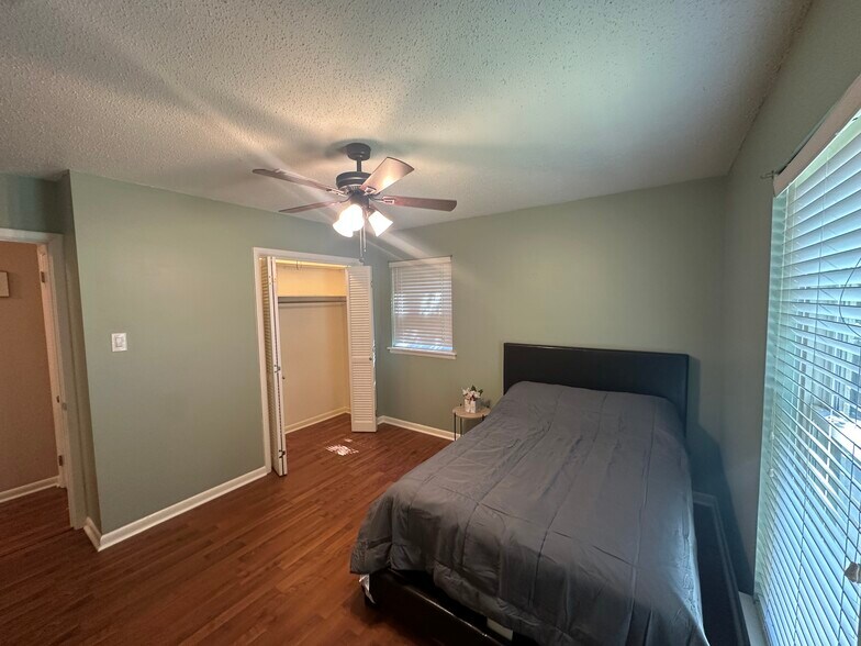 Room 1 - 11 Connell Dr