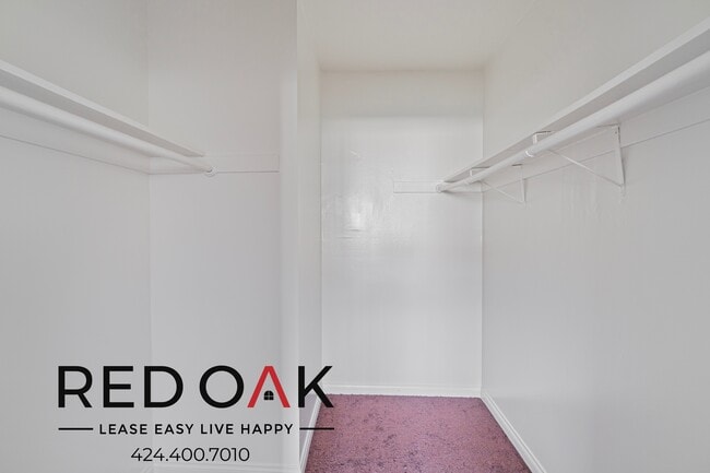 Building Photo - 9210 Somerset Blvd