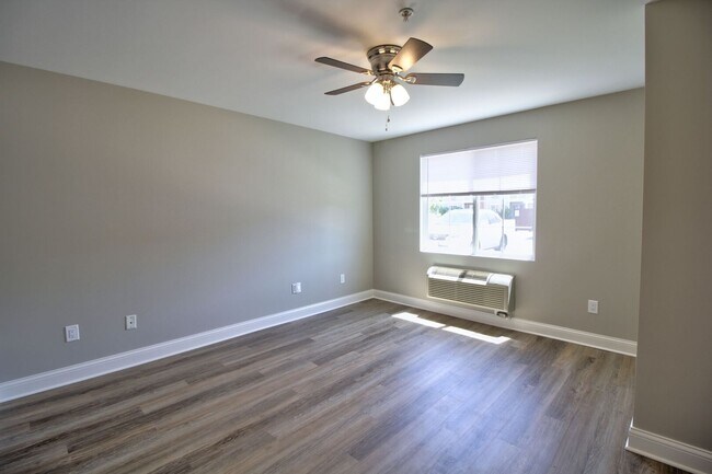 Building Photo - 226 Bertram Dr