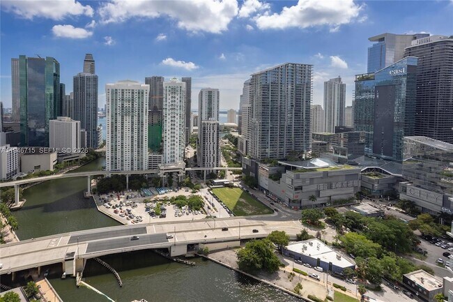 Building Photo - 92 SW 3rd St