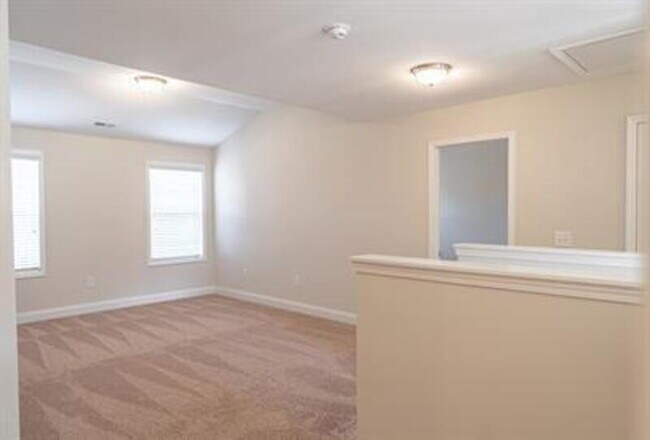 Building Photo - 655 N Prince Henry Way