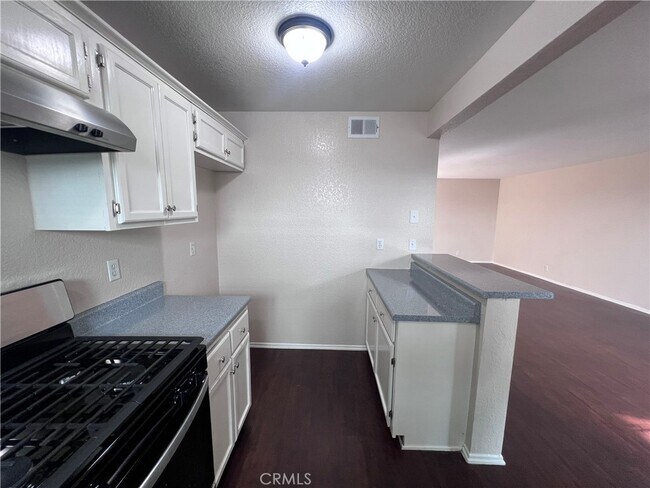 Building Photo - 11254 Oxnard St