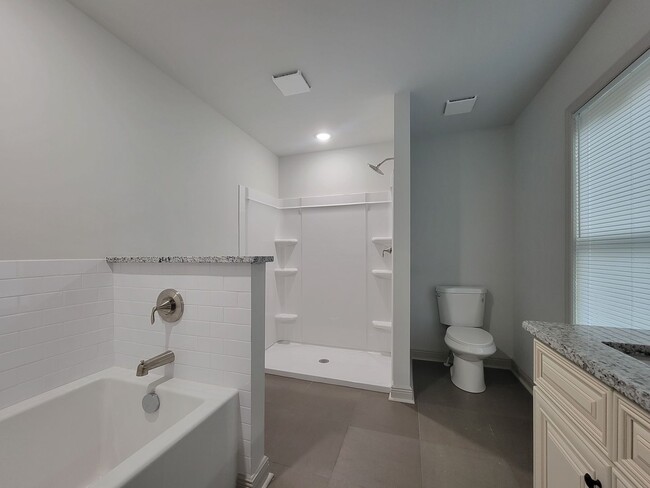 Building Photo - Build to Rent 4 Bdrm Lake Access - Open Ho...