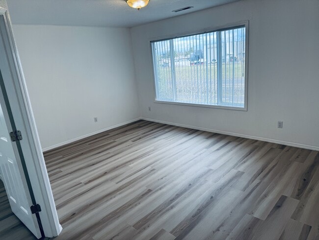 Building Photo - 4388 Northside Dr NE