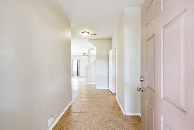 Building Photo - 6203 Gillian Park Dr